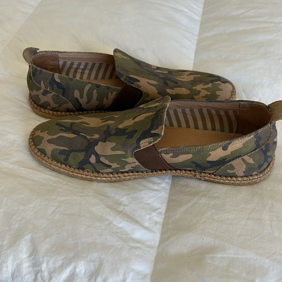 Warfield & Grand men’s slip on boat shoes size 10. - Picture 3 of 3